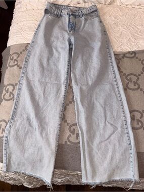 Zara Light Blue Wide-Leg Jeans with pocket cutouts